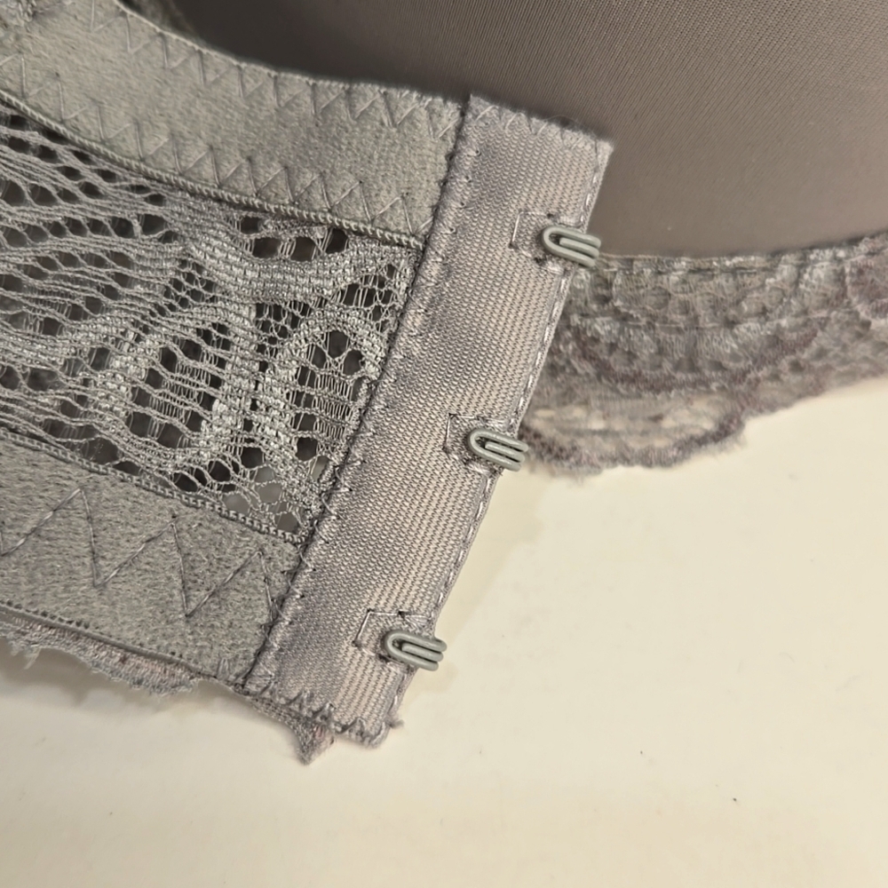 NWOT Lace Trim  Underwire Bra Gray  3 Hook Adjustable 38D - Picture 9 of 10